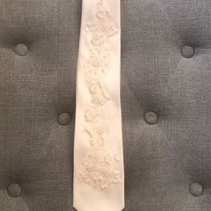 DESIGNER SILK WHITE NECKTIE
